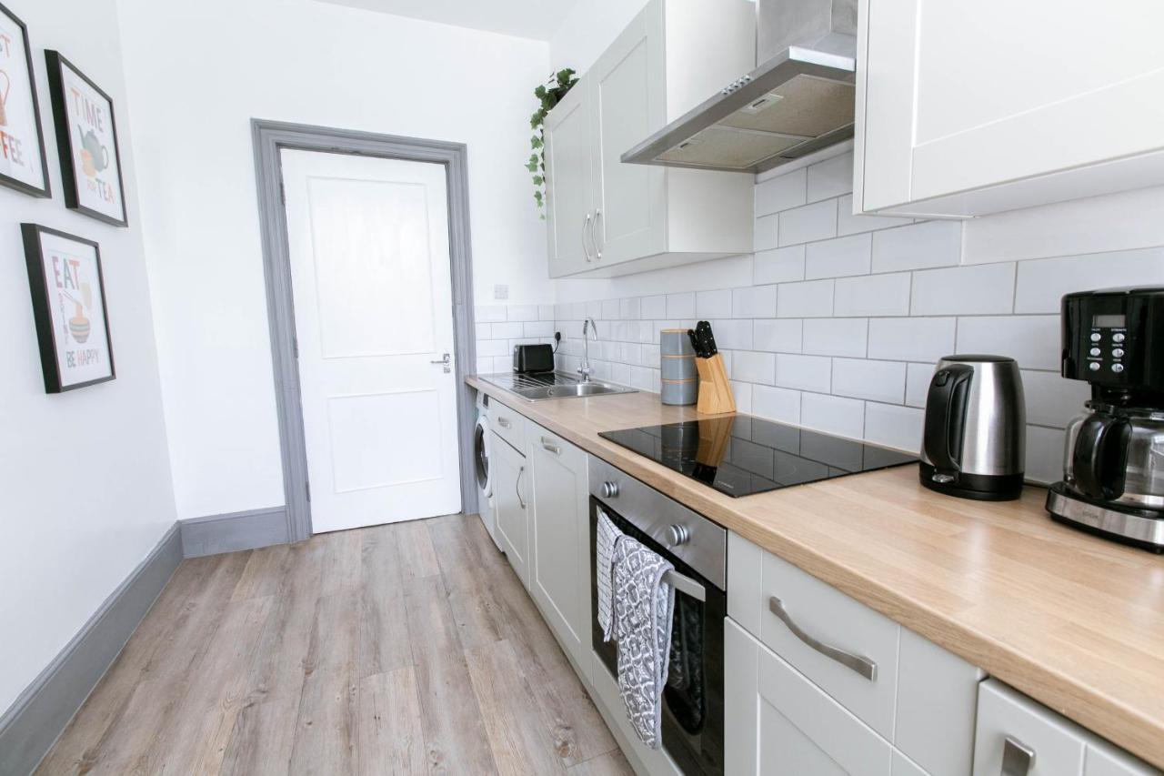 Spacious Apartment, Free Parking, Central Location Near To Uni, Hospital, Town Exeter Exterior foto